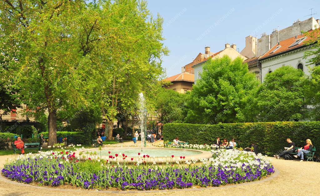 Budapest - Városkép - Károlyi-kert