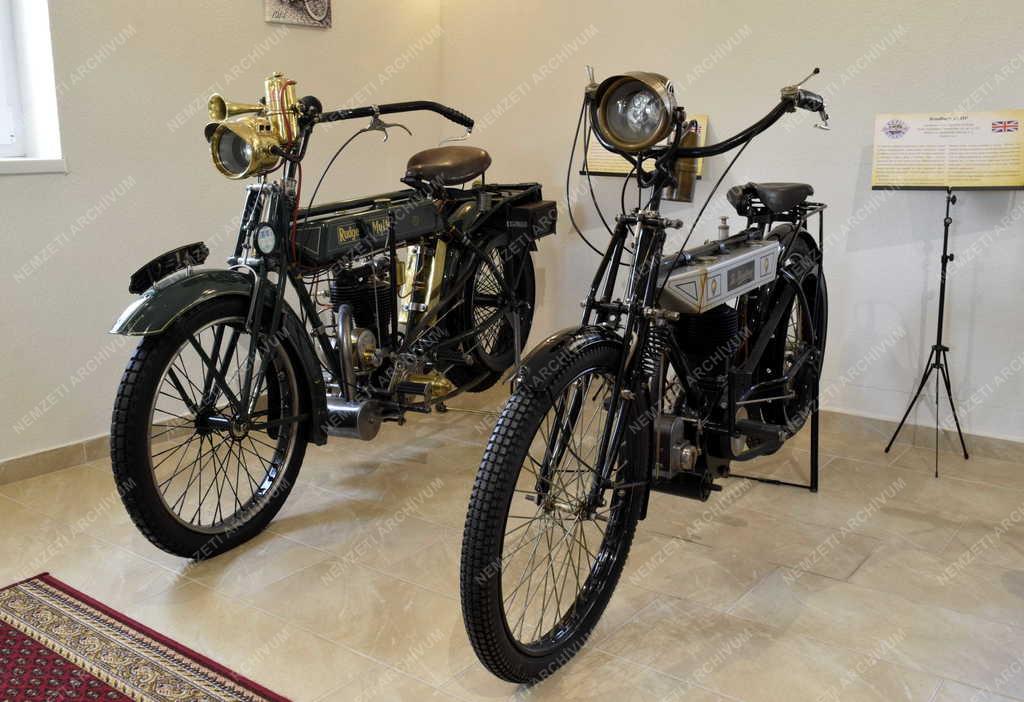 Kultúra - Közlekedés - Kaáli Autó-Motor Múzeum Dörgicsén