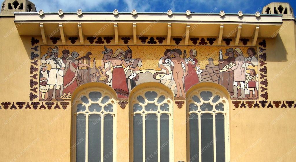 Kultúra - Sopron - Petőfi Színház homlokzati dísze