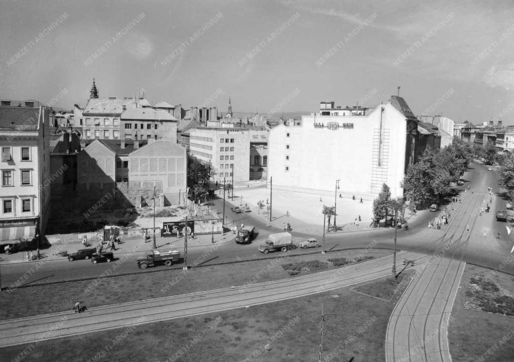 Városkép - Közlekedés - Budapesti Kálvin tér