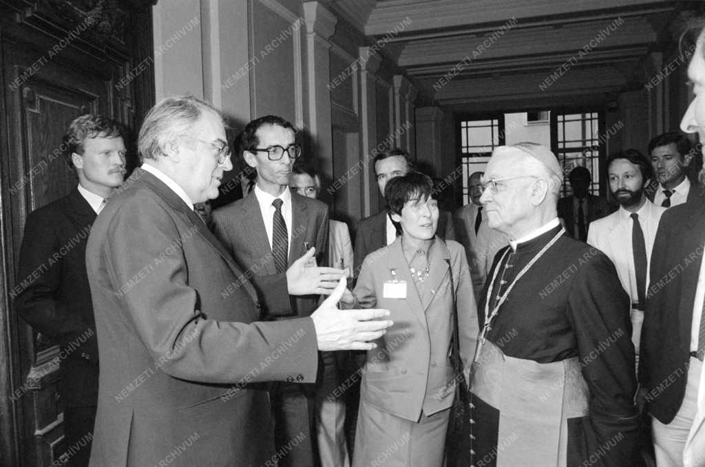 Külkapcsolat - A francia miniszterelnök Esztergomban