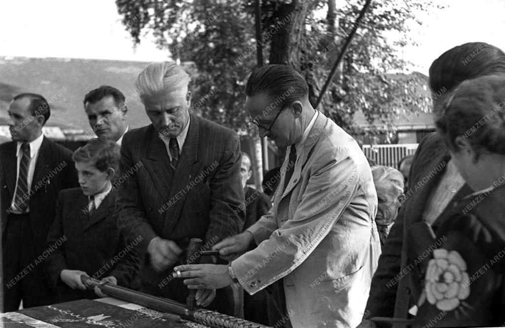 Ipar - Húsiparosok Kisipari Termelő Szövetkezete