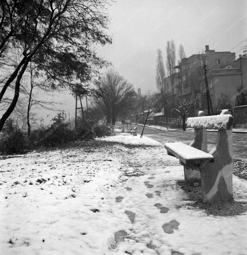 Időjárás - Lehullott az első hó Budapesten