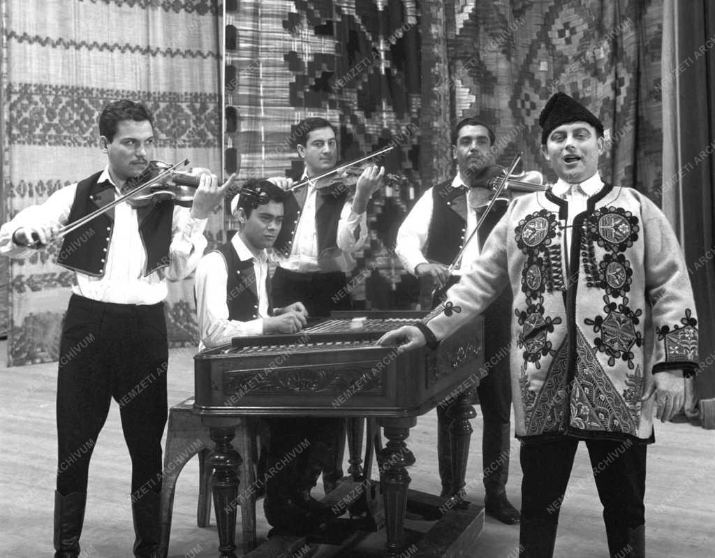Kultúra - Állami Népi Együttes