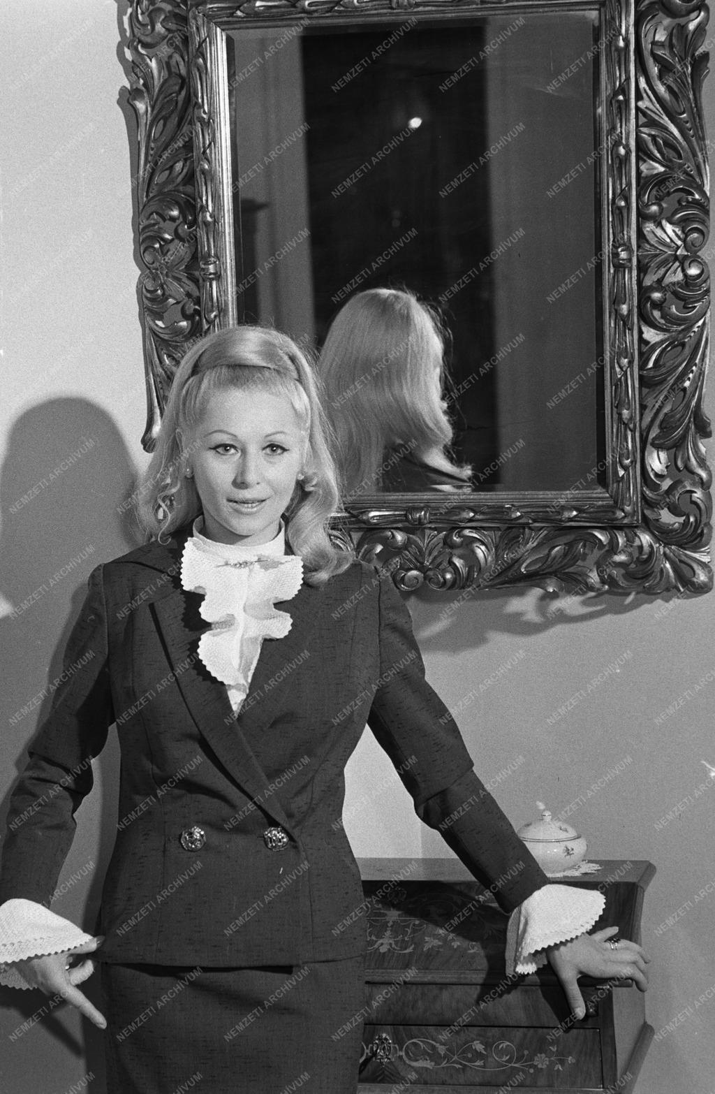 Kultúra - Színház - Gombos Katalin színésznő és lánya, Sinkovits Mariann