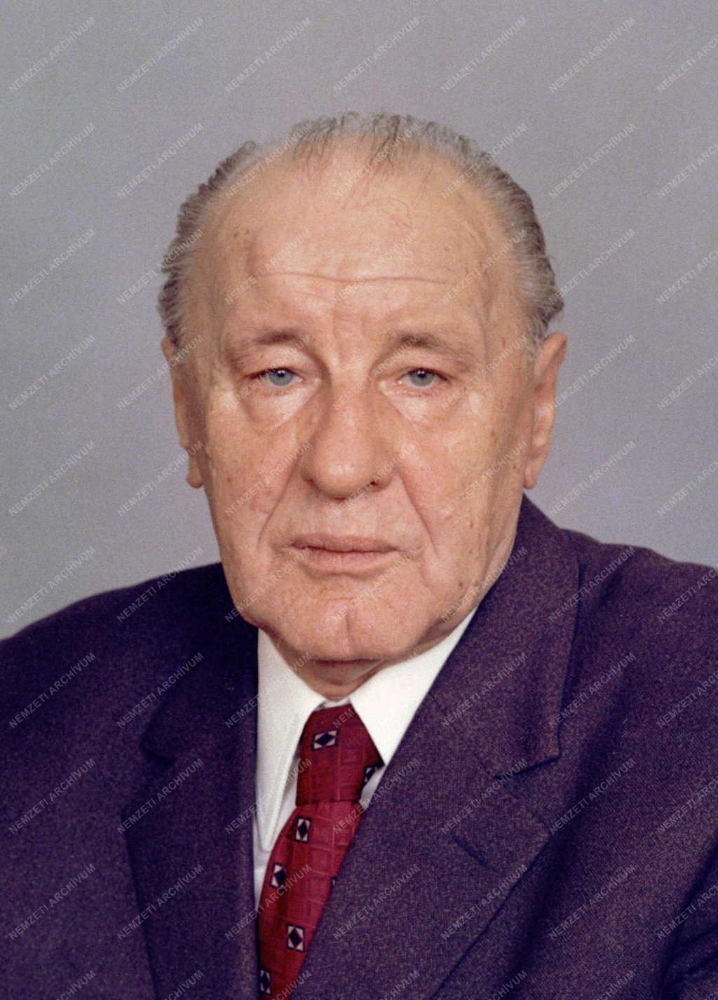 Belpolitika - Párt - Kádár János