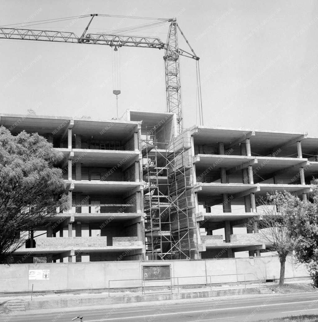 Városfejlesztés - Megfiatalodik Törökszentmiklós főutcája