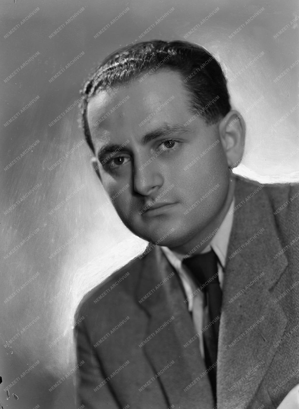 Mikó András rendező
