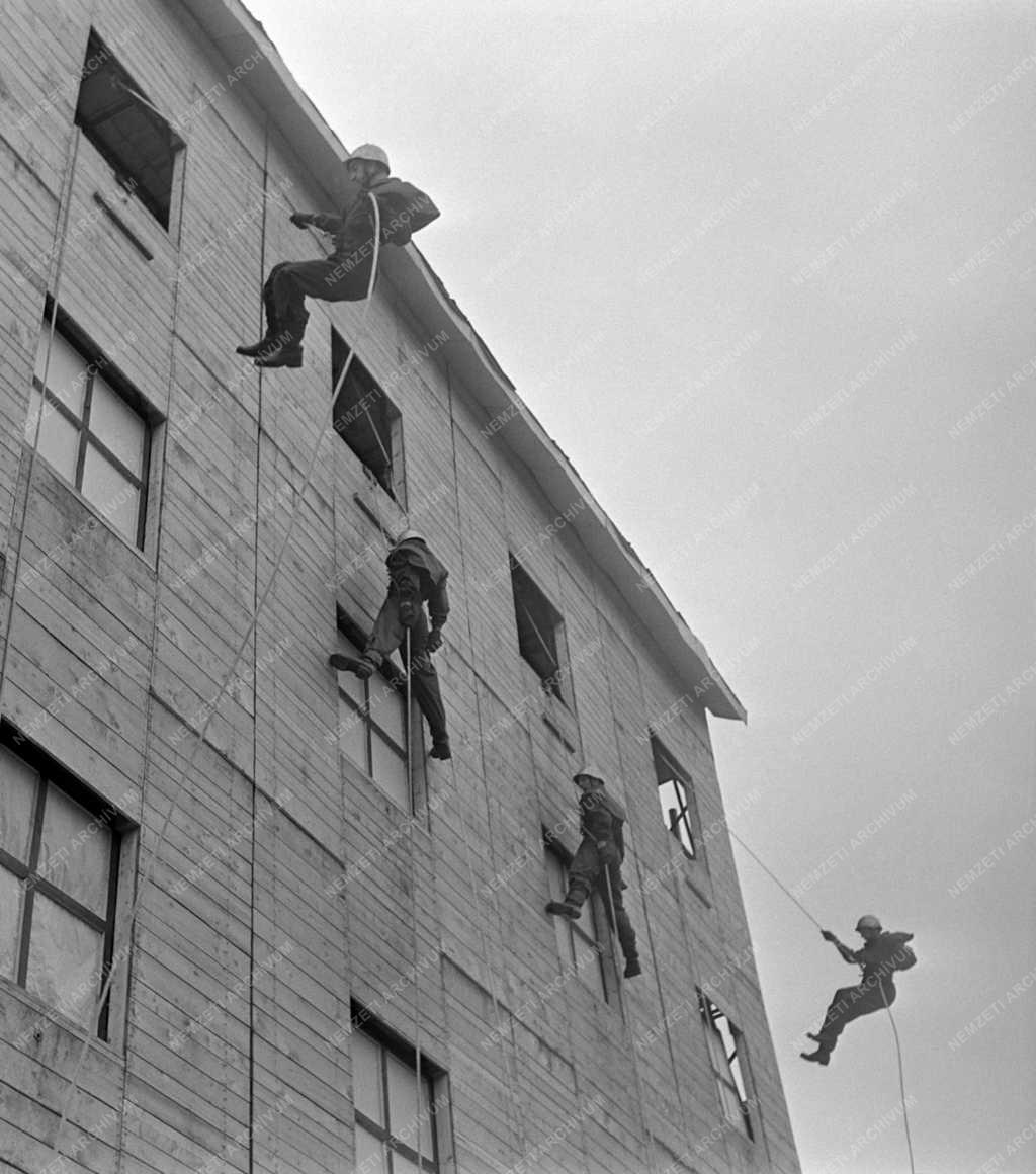 Katasztrófavédelem - VIII. Országos Tűzoltóverseny