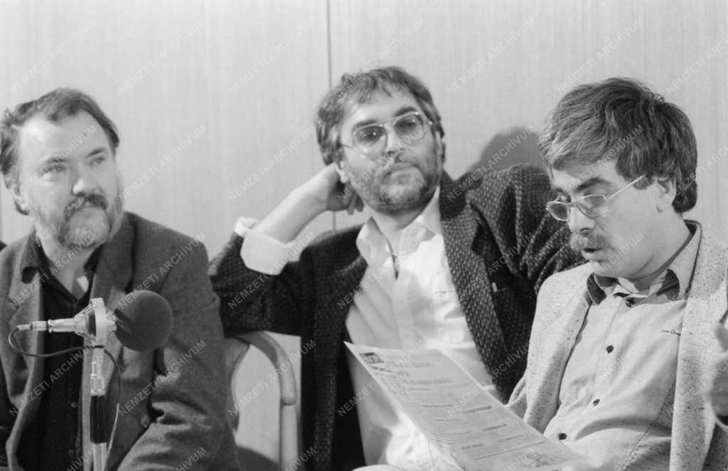 Kultúra - Rádió - A Hócipő nyilvános szerkesztőségi értekezlete
