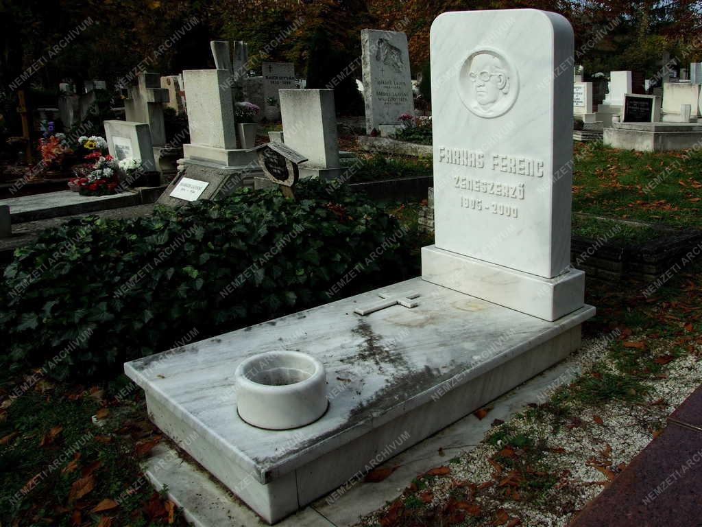 Kegyelet -  Farkas Ferenc sírja a Farkasréti temetőben