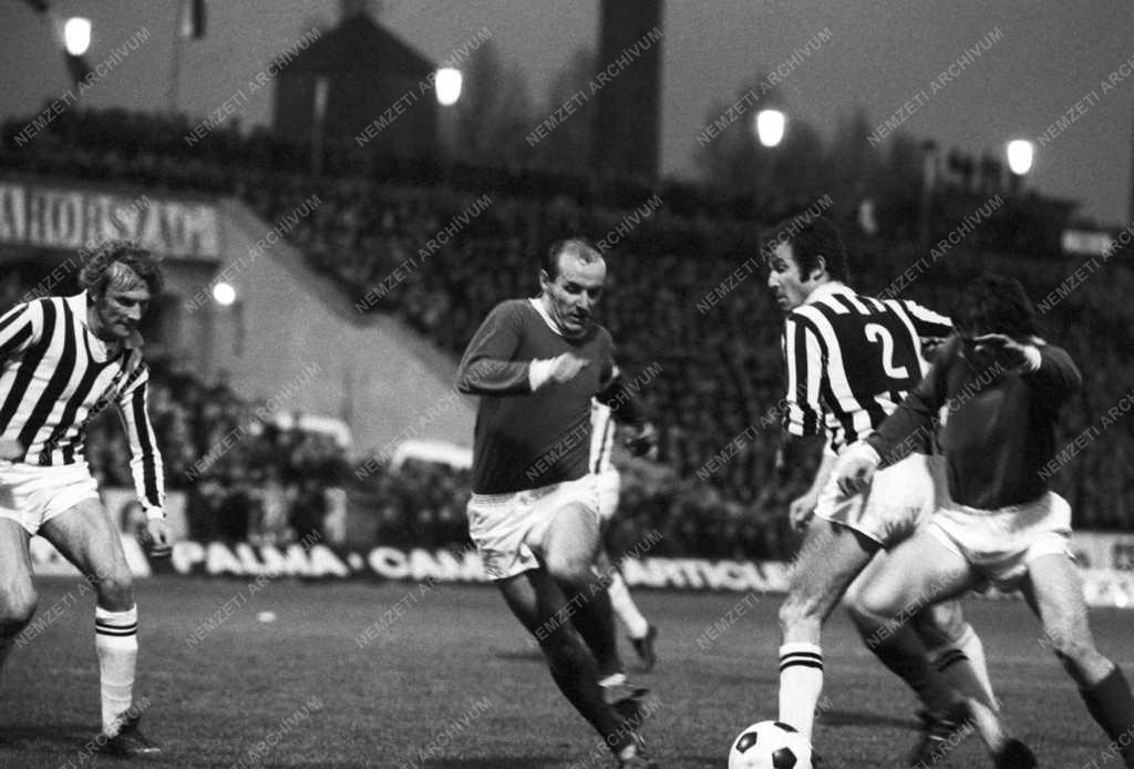 Labdarúgás - Újpesti Dózsa-Juventus bajnokcsapatok Európa-kupája