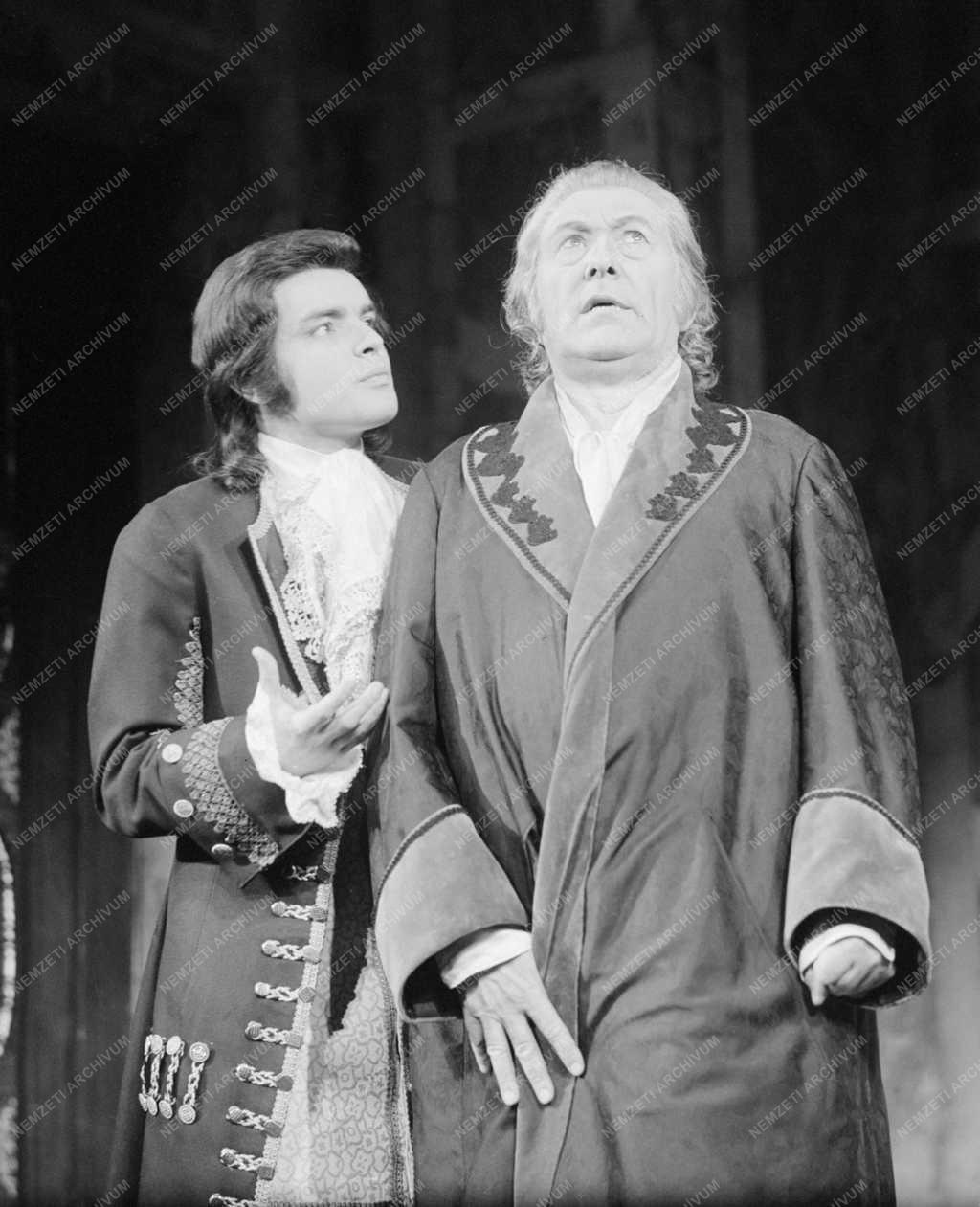 Színház - Madách Színház Kamaraszínháza - Colbert