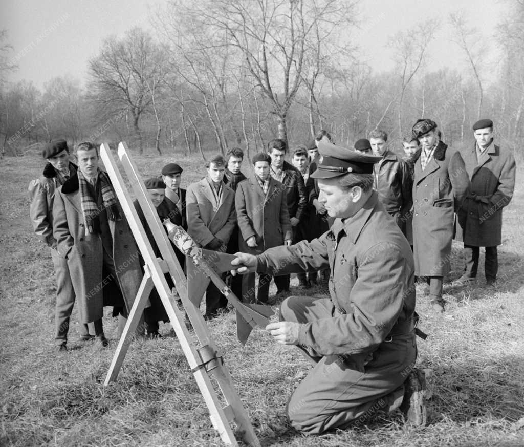 Szabadidő - MHS műszaki- és rakétaszakkör