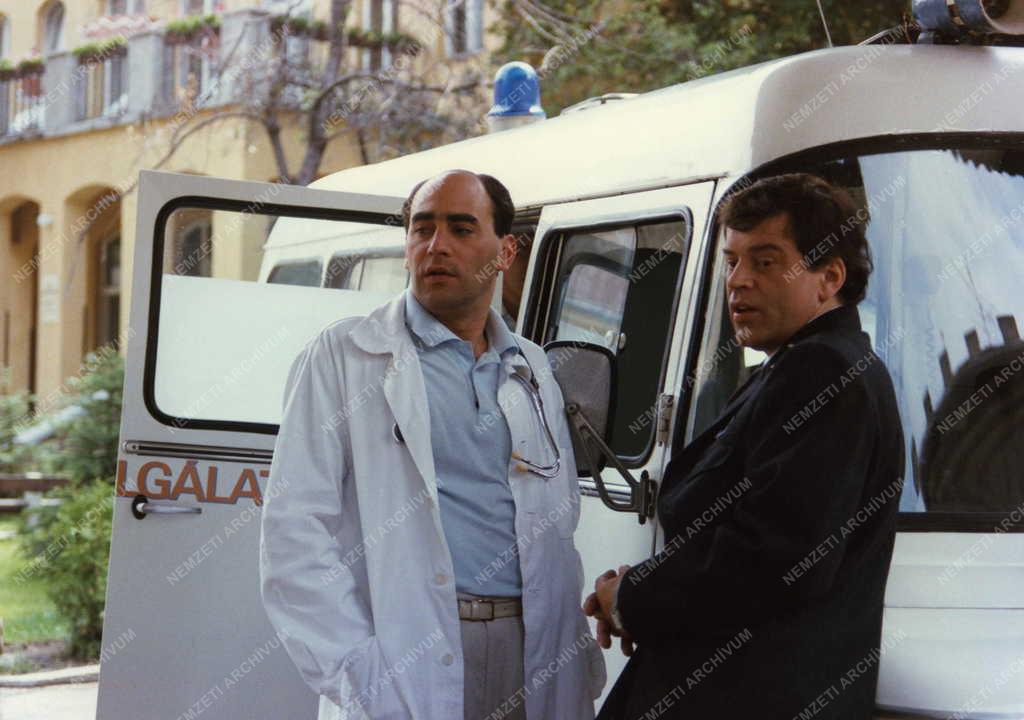 Kultúra - Televízió - A Szomszédok című tv-filmsorozat forgatása