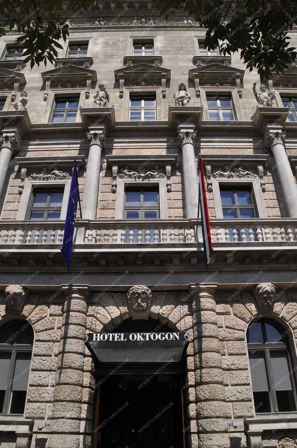 Városkép - Budapest - Felújították a Haggenmacher-palotát