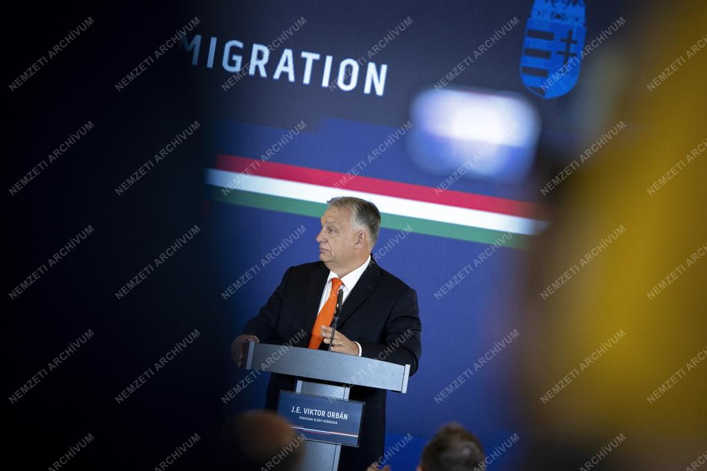 Magyar-szerb-szlovák csúcstalálkozó Révkomáromban