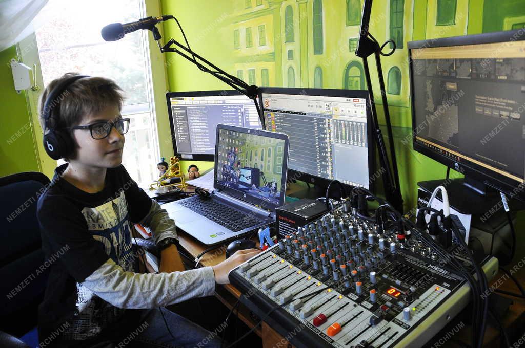 Média - Győr - Az ország legfiatalabb rádiósa