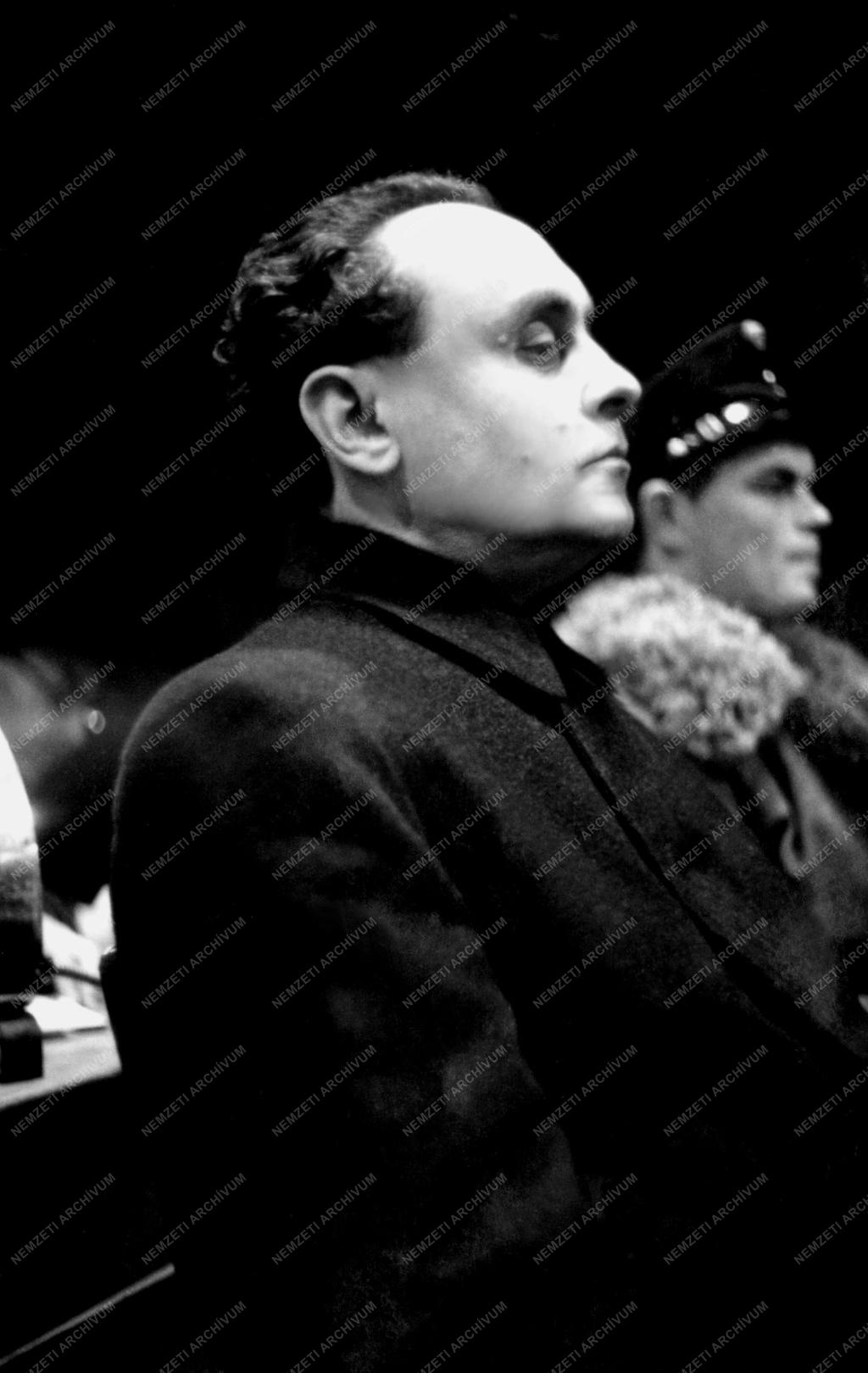 Igazságszolgáltatás - Bíróság - Szálasiék tárgyalása