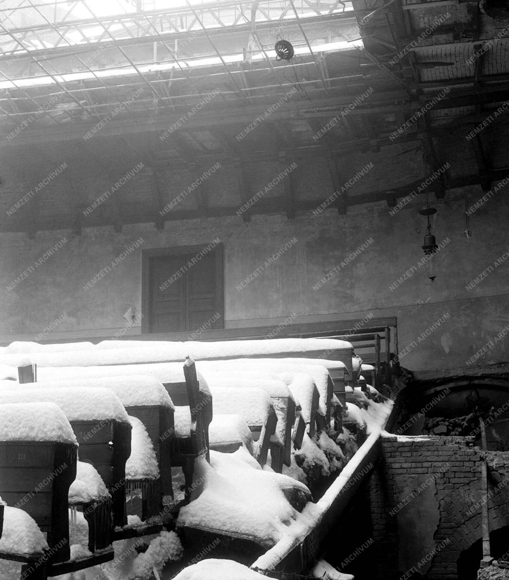 Oktatás - Történelem - Műegyetem romjai 