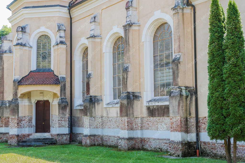 Egyház - Rönök - Szent Imre templom