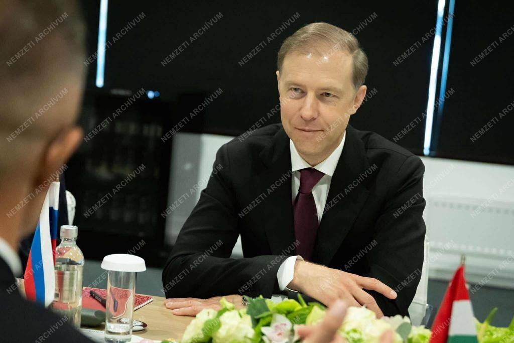 Szijjártó Péter Szentpéterváron