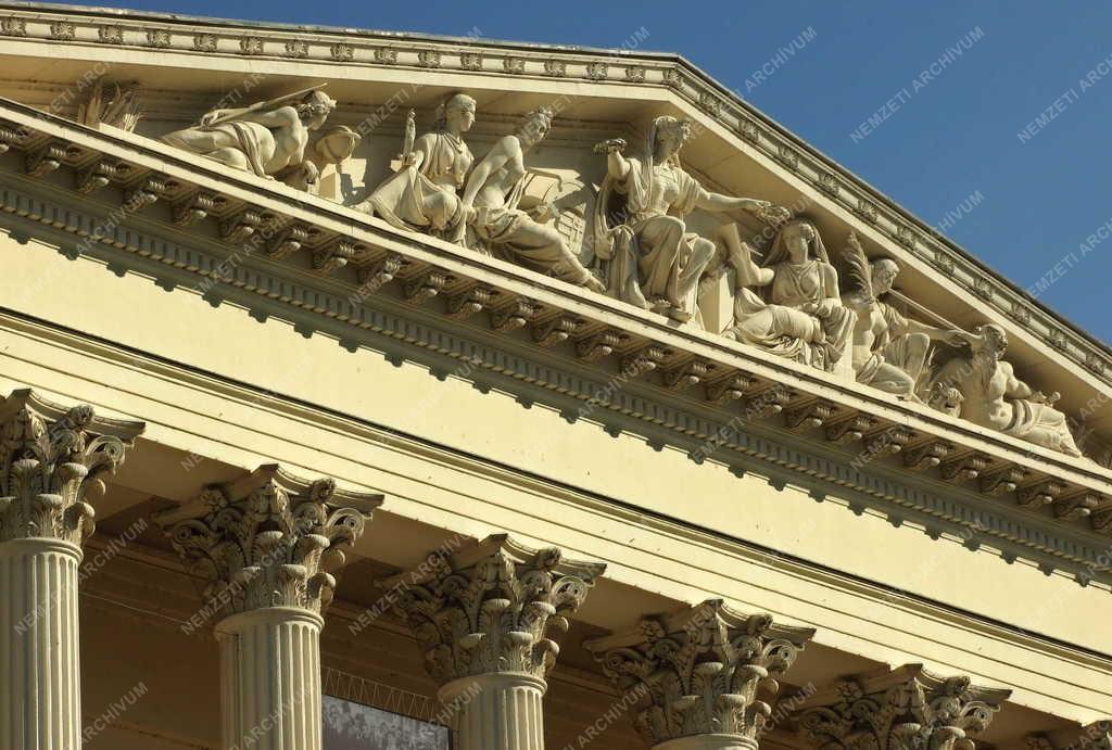 Budapest - Műemlék épület - Nemzeti Múzeum