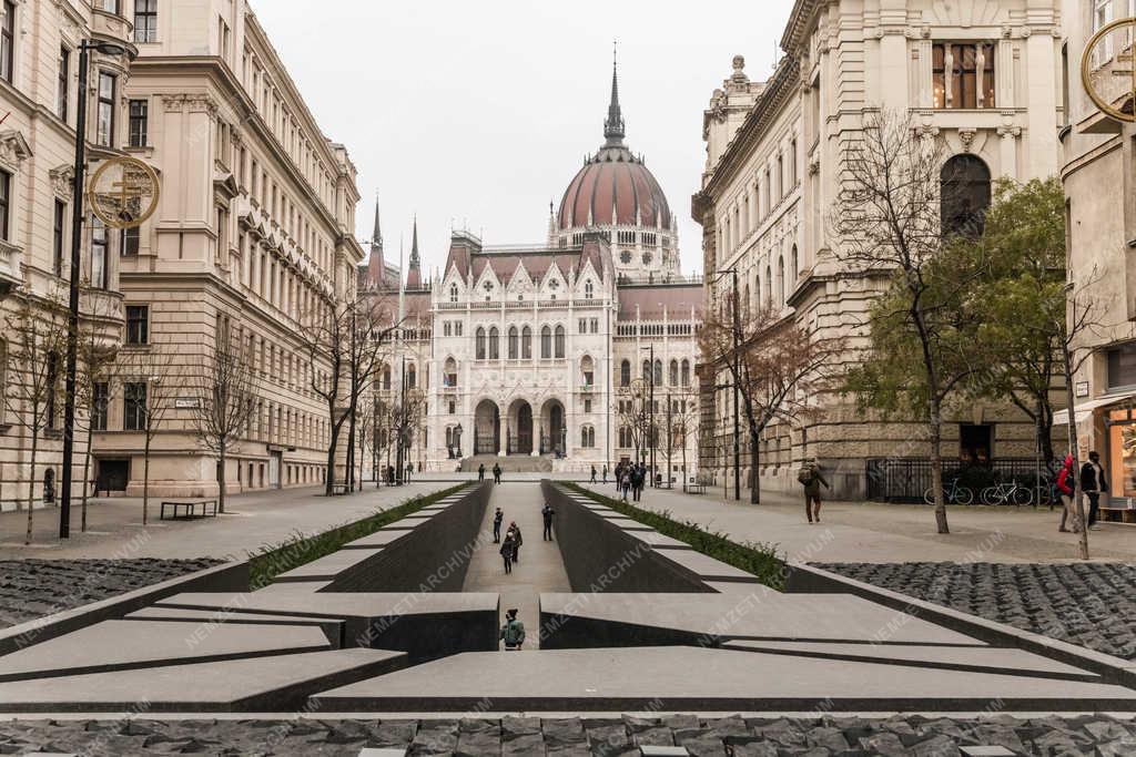 Emlékmű - Budapest - Nemzeti Összetartozás Emlékműve