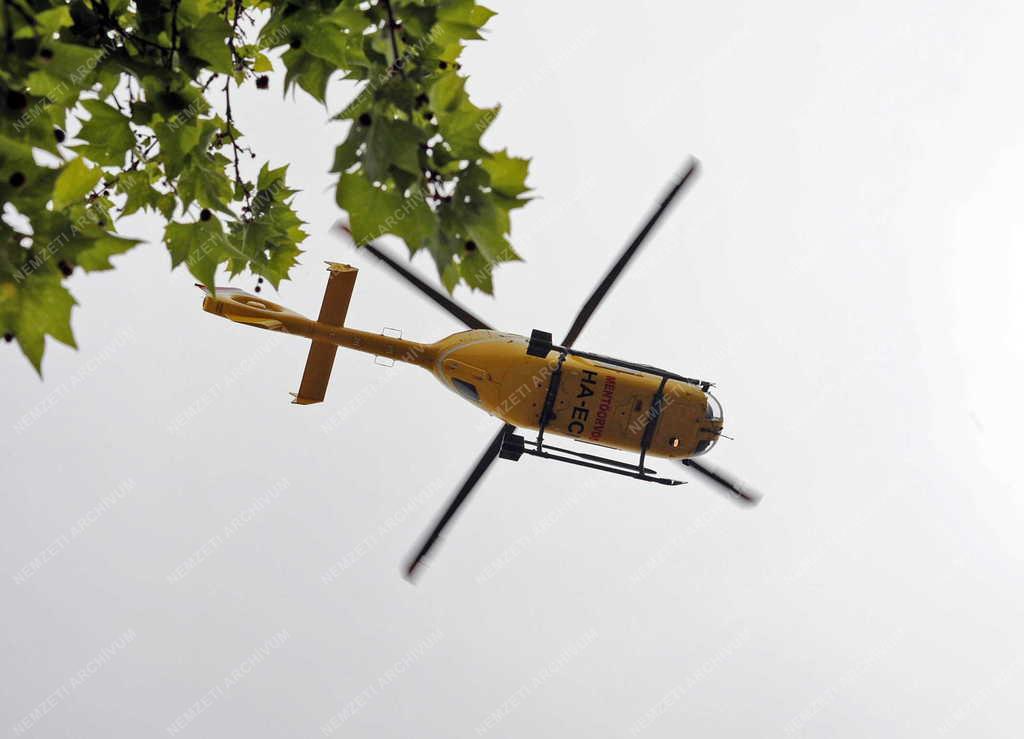 Mentőszolgálat - Debrecen -  EC135 típusú mentőhelikopter