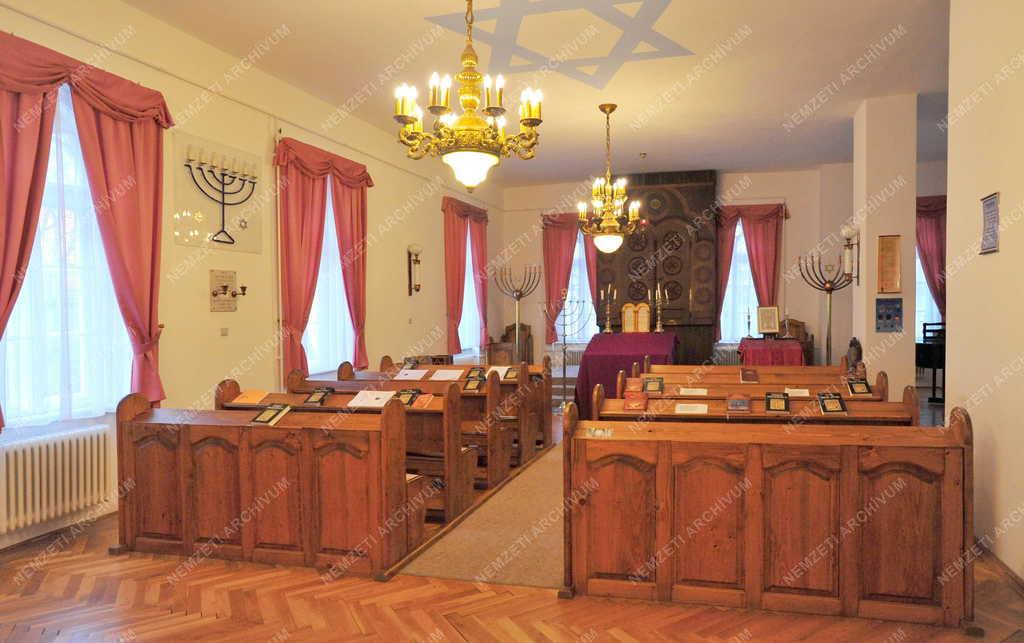 Kultúra - Győr - Múzeum az egykori győri zsinagógában
