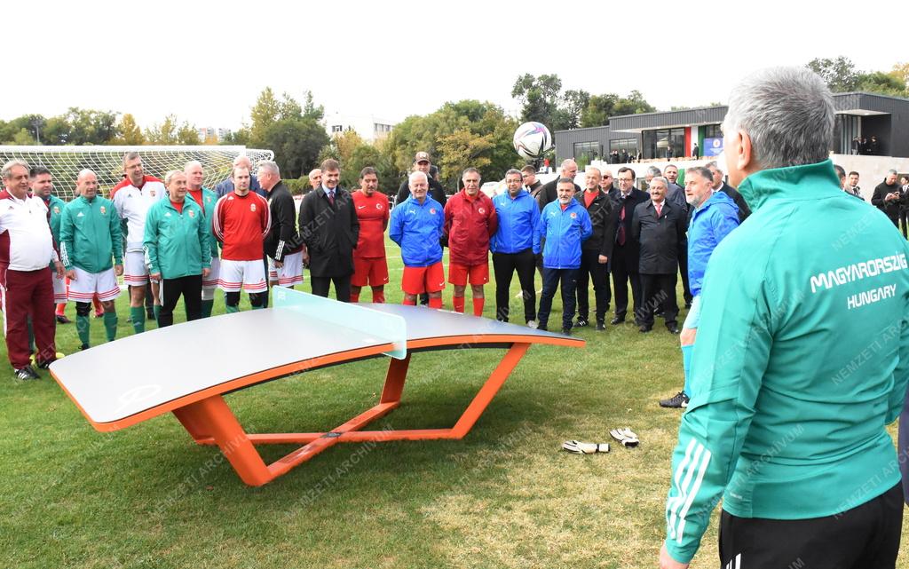 Az Országgyűlés és a Török Nagy Nemzetgyűlés labdarúgó-csapatának mérkőzése Ankarában
