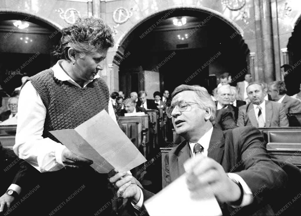 Belpolitika - Országgyűlés - Szűrös Mátyás