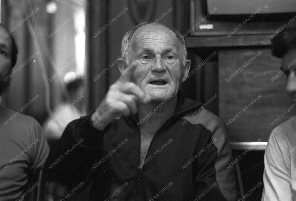 Kulturális kapcsolatok - B. Hrabal Budapesten