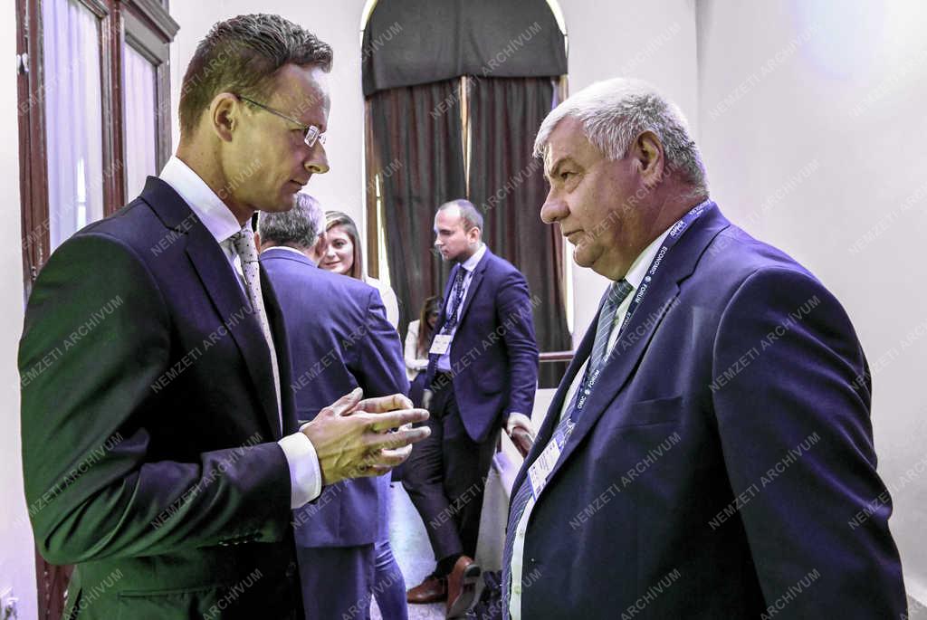 Szijjártó Péter a krynicai gazdasági fórumon
