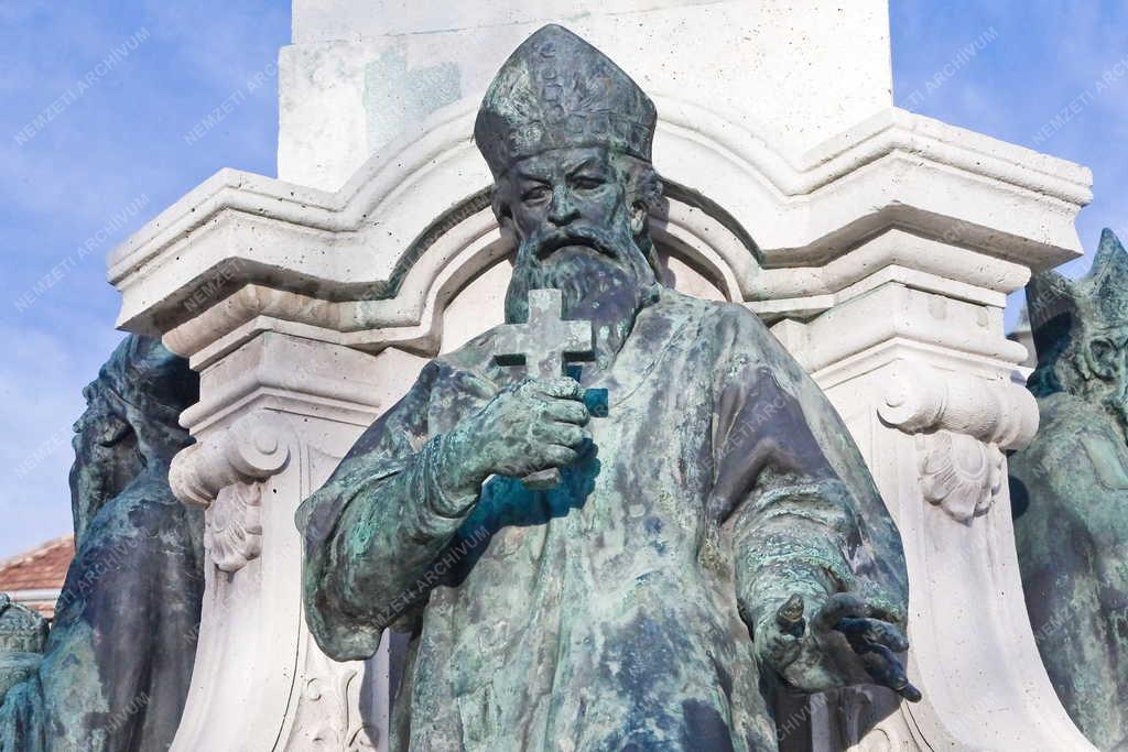 Műalkotás - Székesfehérvár - A Püspökkút részlete 