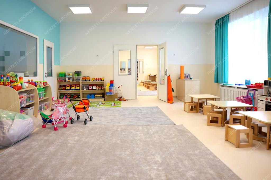 A Pünkösdi Gyermekvédelmi Szolgálat Nevelőszülői Hálózat új bölcsődéjének átadása