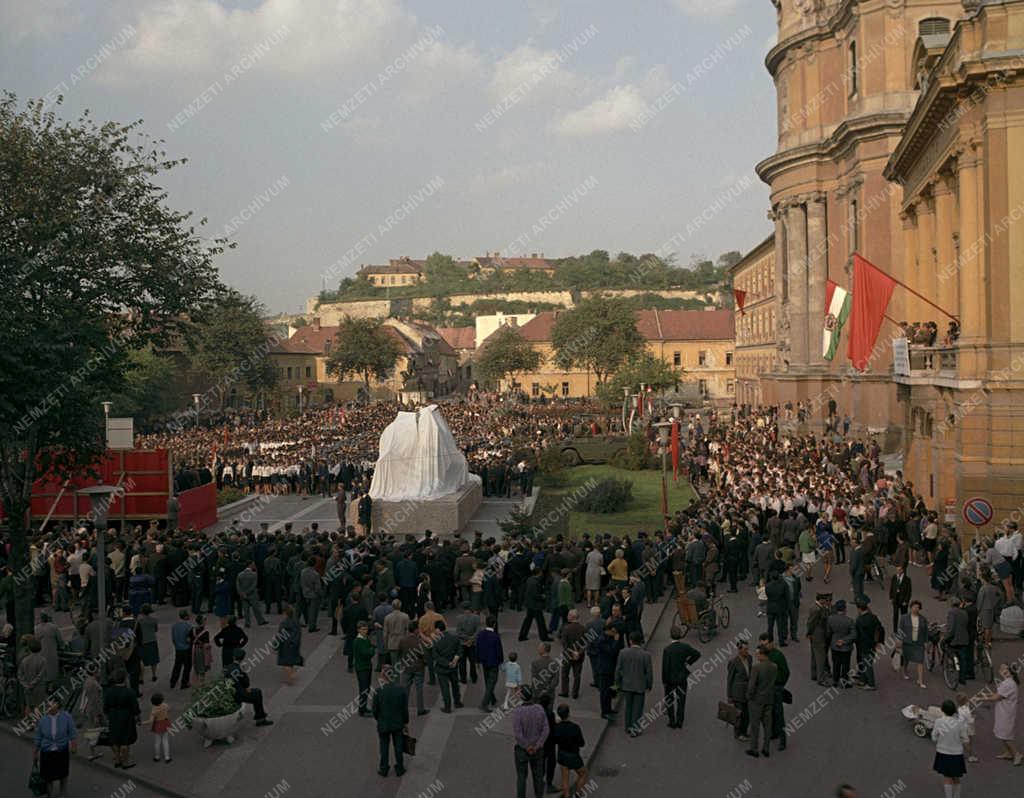 Kultúra - A Végvári harcok - Törökverő szoborcsoport avatása Egerben