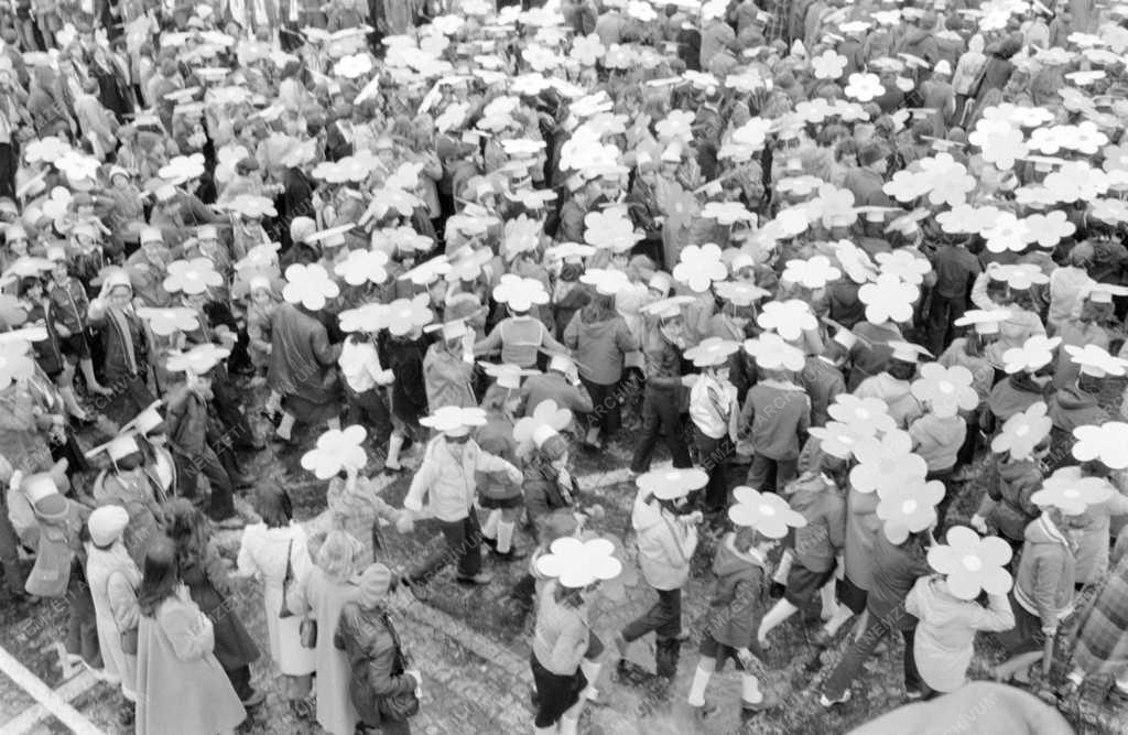 Belpolitika - Budapesti fiatalok demonstrációja a Felvonulási tér