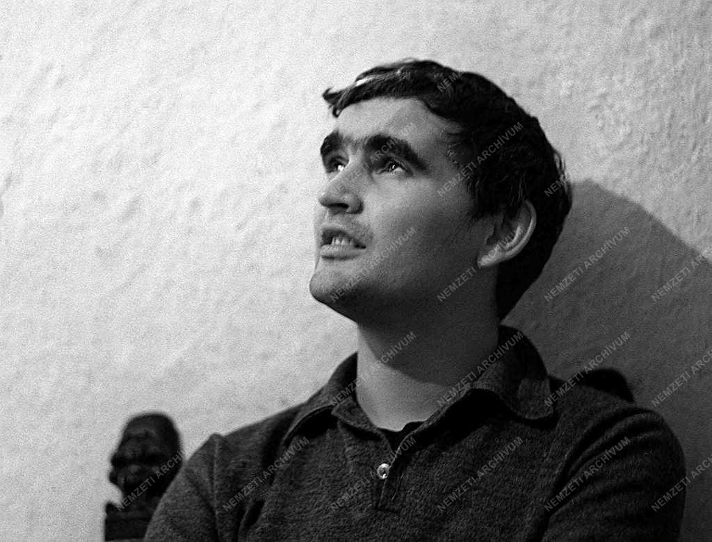 Kultúra - Személy - Fejér Csaba önálló kiállításra készül