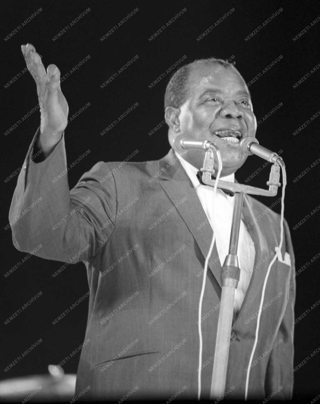 Kultúra - Louis Armstrong amerikai dzsessztrombitás Budapesten