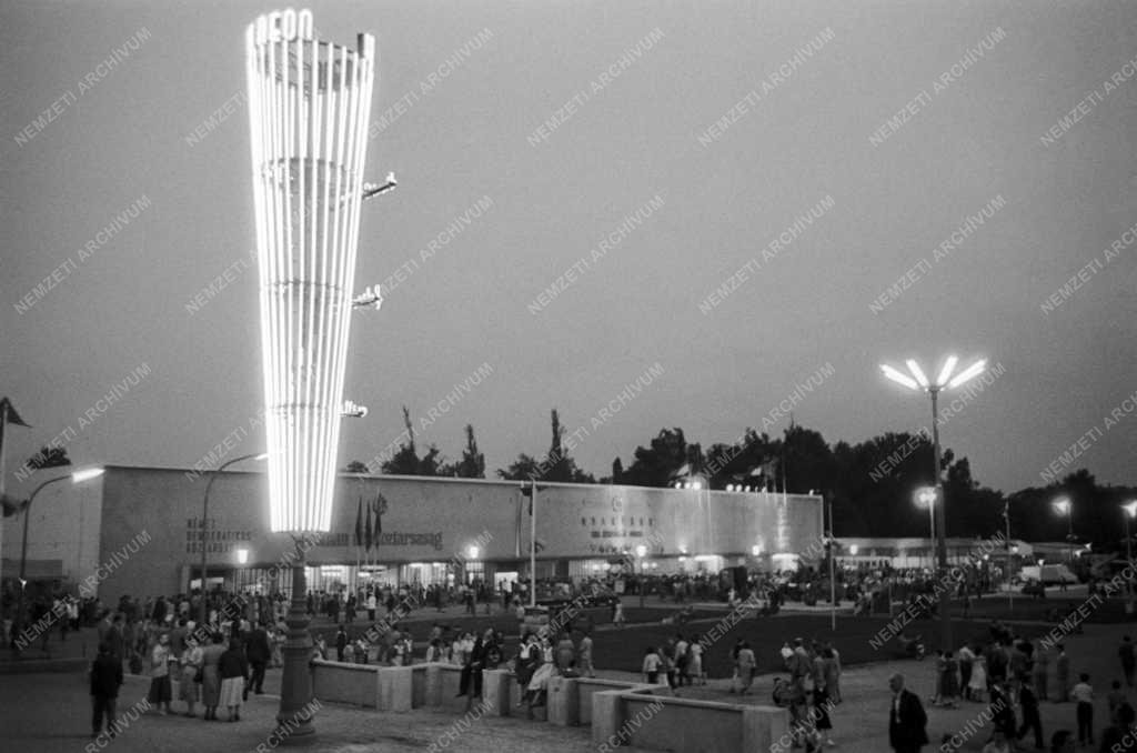 Kiállítás - Budapesti Ipari Vásár  