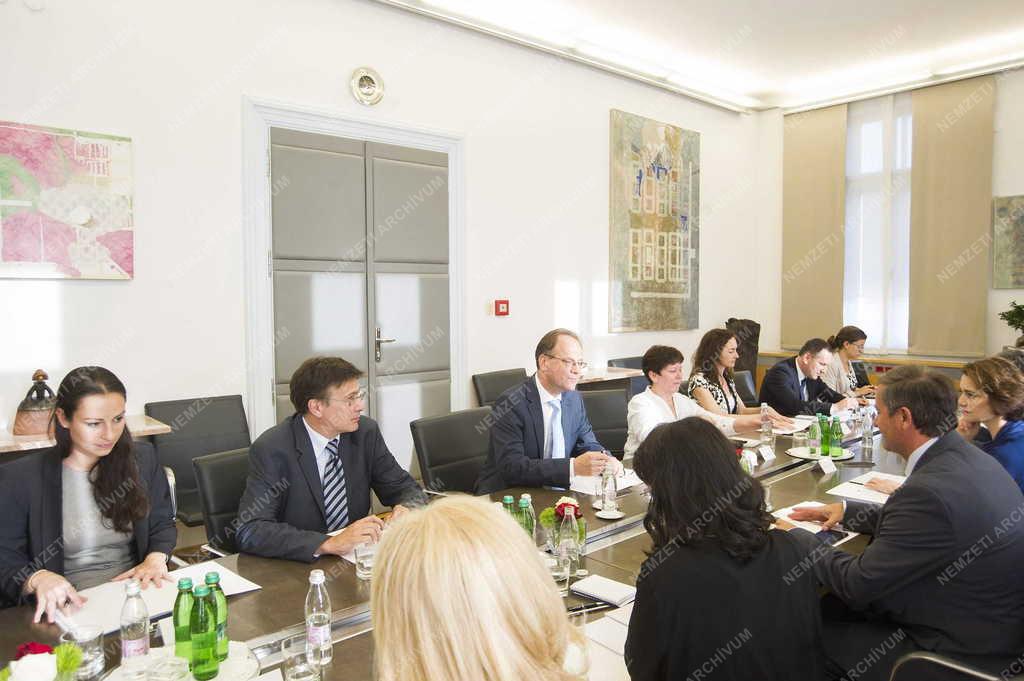 Navracsics Tibor külgazdasági és külügyminiszter Ljubljanában