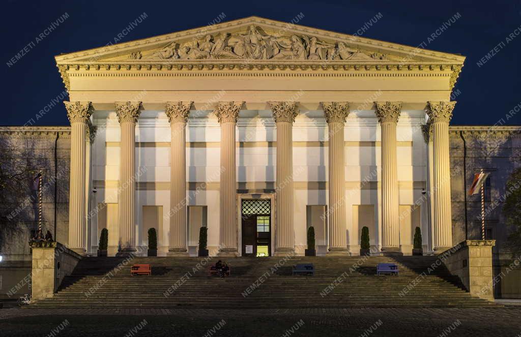 Épület - Budapest - A Magyar Nemzeti Múzeum épülete 