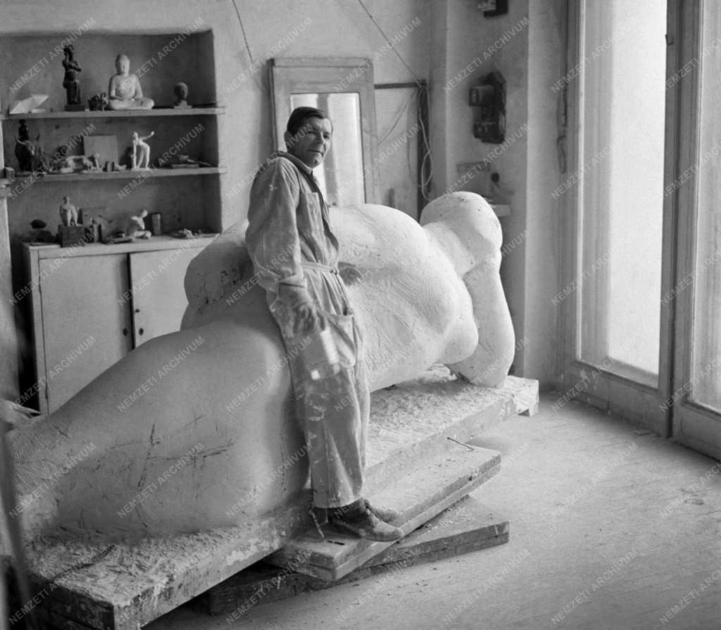 Kultúra - Megyeri Barna szobrászművész