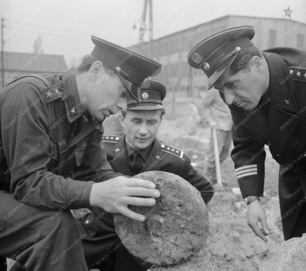 Tűzszerészek - Még mindig találnak fel nem robbant bombát