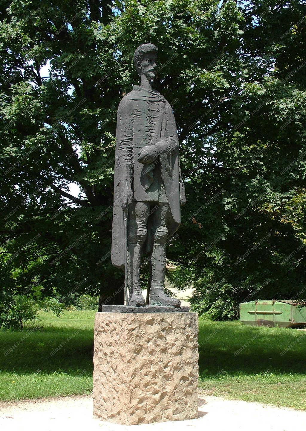 Petőfi Sándor szobra