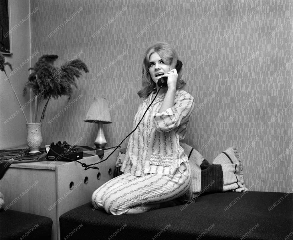 Divat - Fővárosi Mértékutáni Szabóság fehérnemű bemutatója