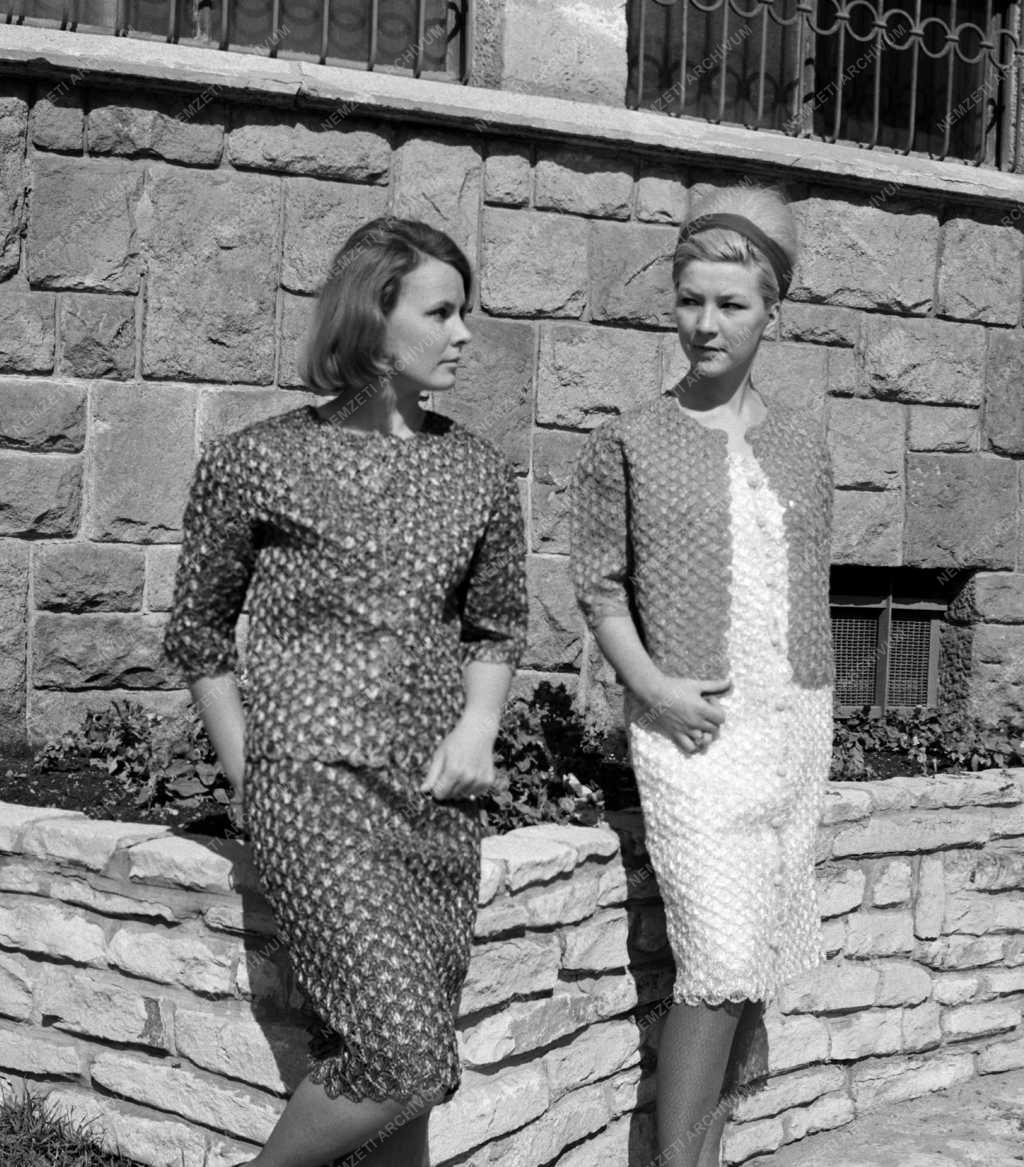 Divat - Budapest Kötő Háziipari Szövetkezet őszi-téli kollekciója