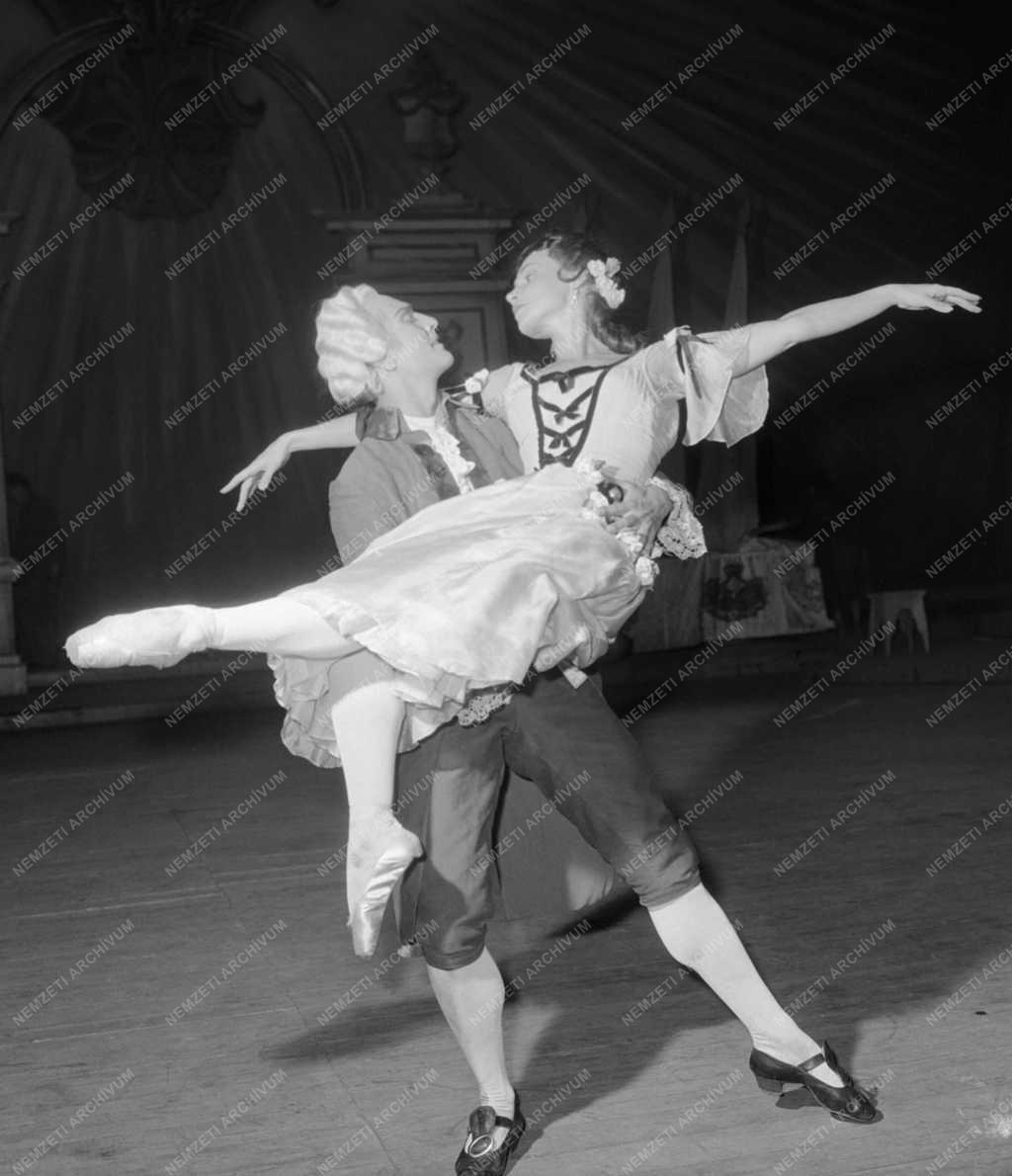 A Szegedi Szabadtéri Színpadon bemutatták Aszafjev: „Párizs lángjai” című balettjét