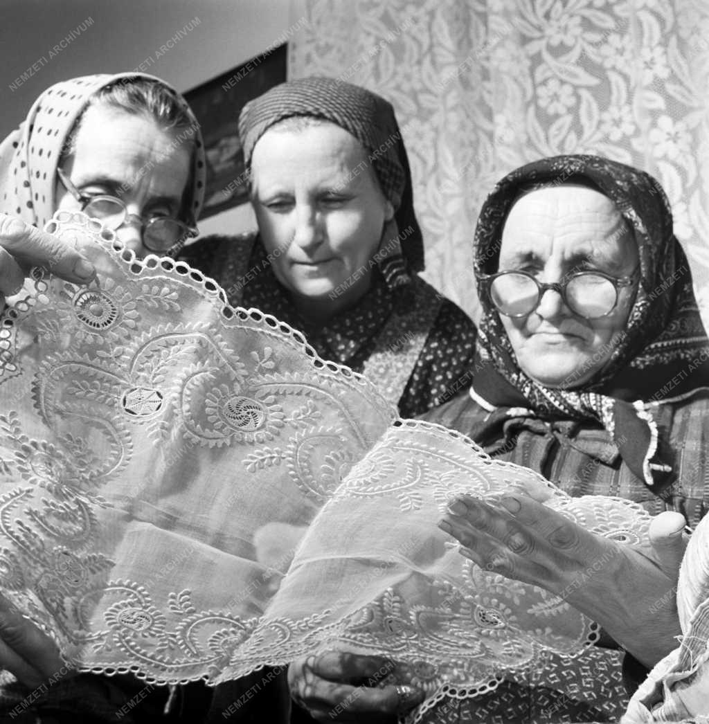 Kultúra - Népművészet - Höveji csipke